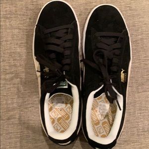 Puma suede black and white sneakers